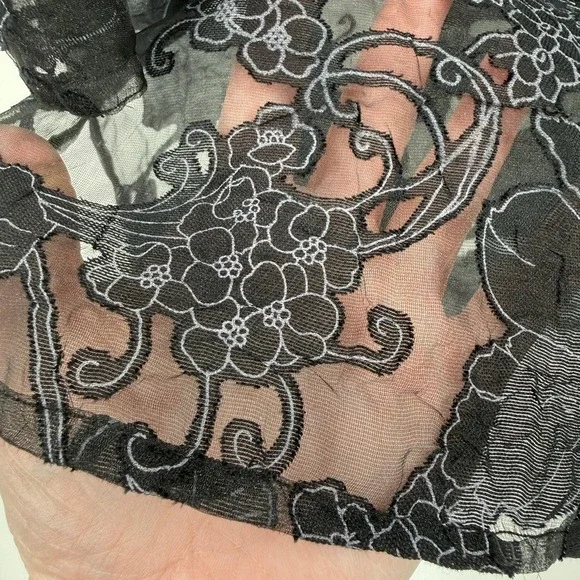 Erin London Black Floral Sheer Button Up Tunic Top Size XL - Picture 11 of 13